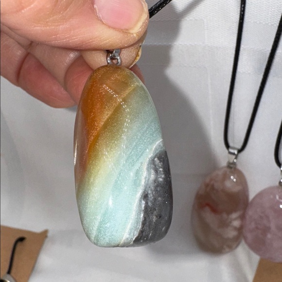 amethyst Quartz Agate 5 necklaces, 1.75 - 2.25” pendants all on 9” core SET of 5 - Picture 4 of 7